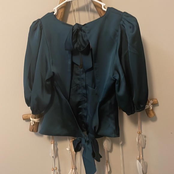 Satin Abercrombie blouse - Picture 2 of 2